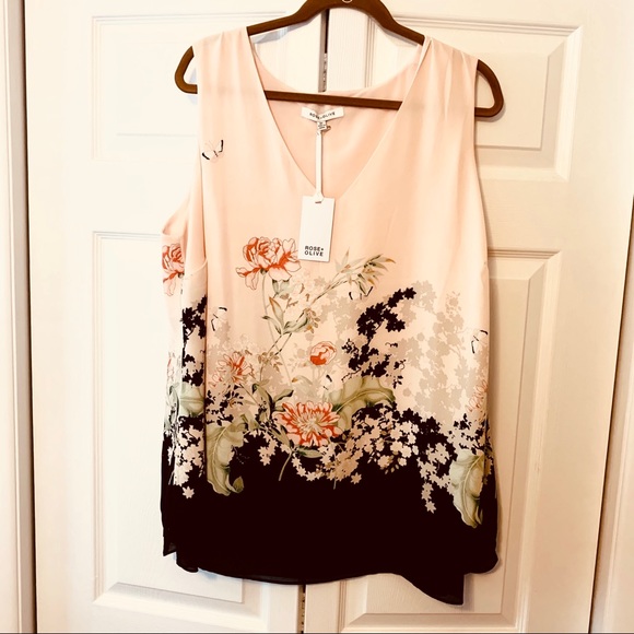 Spense Tops - NWT Spense Pink Plus Flowered Top